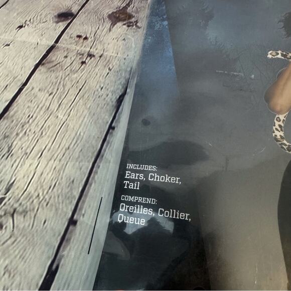 Riverdale Josie Halloween Costume Accessory Kit - Picture 2 of 3